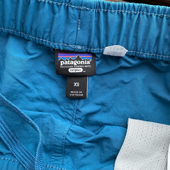 Patagonia is teal baggies shorts outdoor - Picture 2 of 3